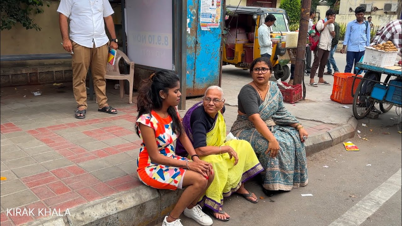 Chalte Chalte || Kirak Hyderabadi Khala || Hyderabadi Comedy  || Priyareddytiktok || Bus Stop Comedy