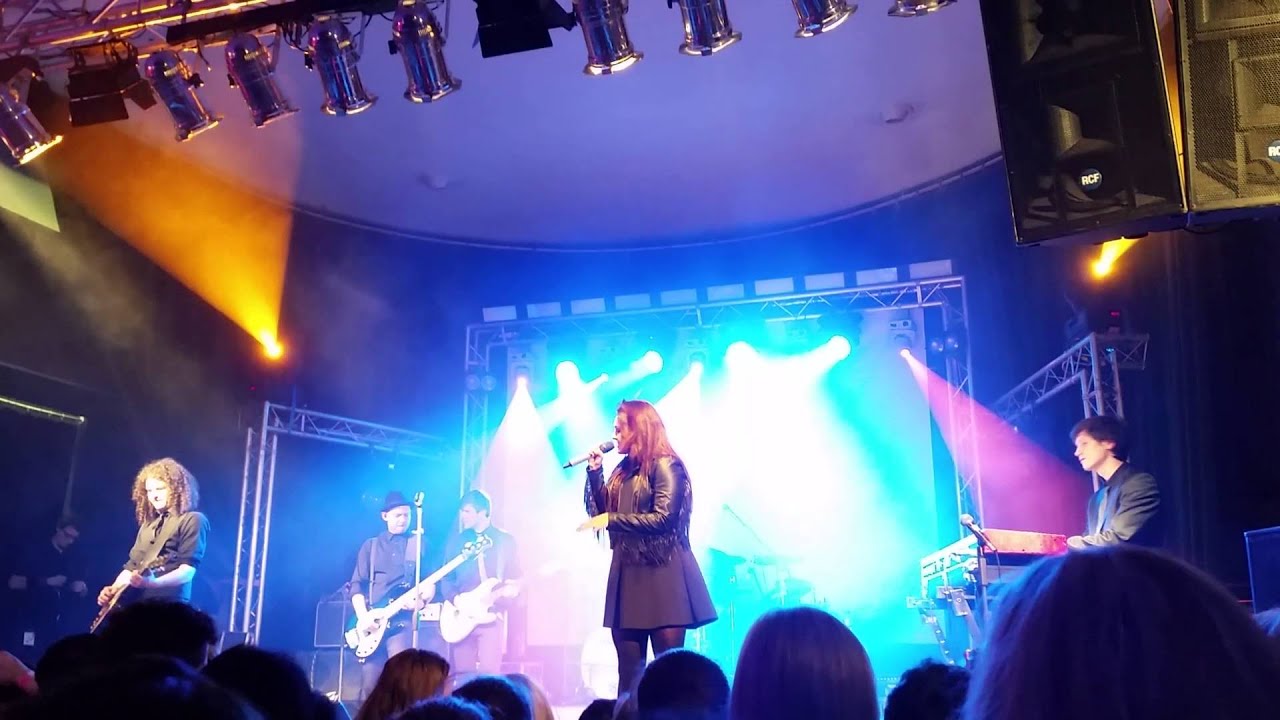 Ewa Farna ~ Na ostří nože ~ LIVE ~ Krnov