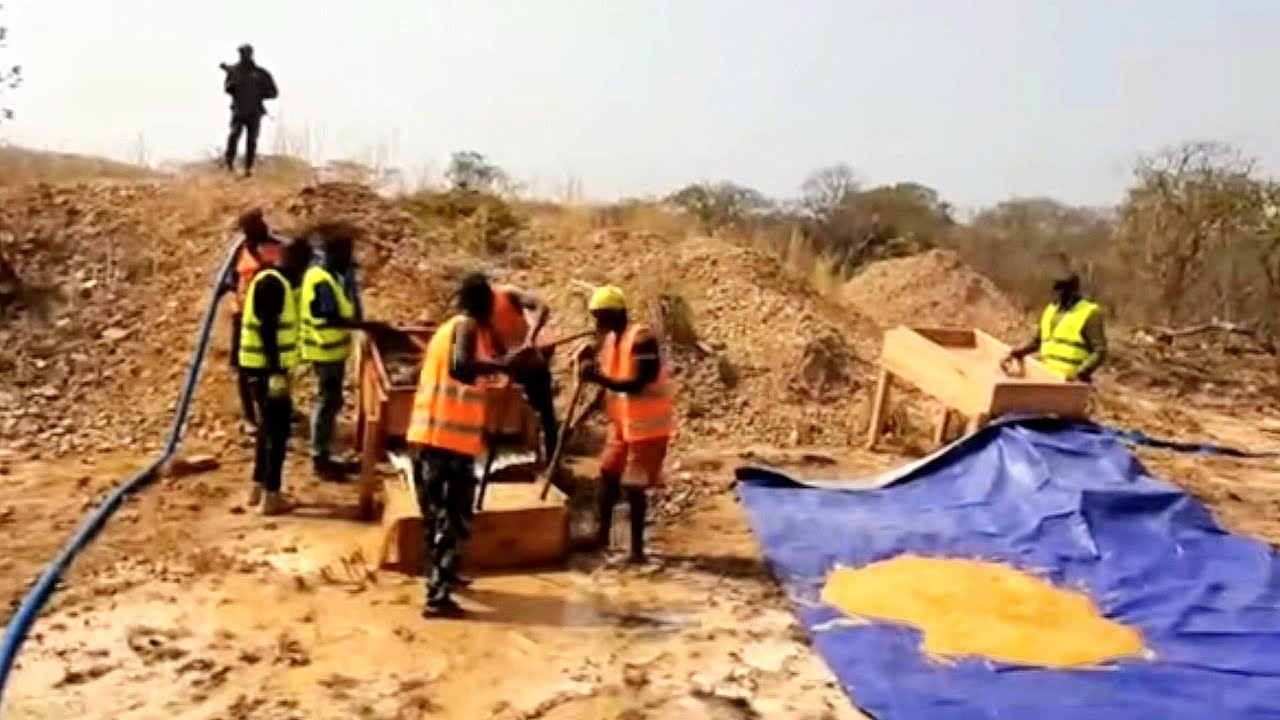 АФРИКА: ПОСМОТРИТЕ, СКОЛЬКО ЗОЛОТА И АЛМАЗОВ ОНИ ВЫНИМАЮТ НАД ЗЕМЛЕЙ