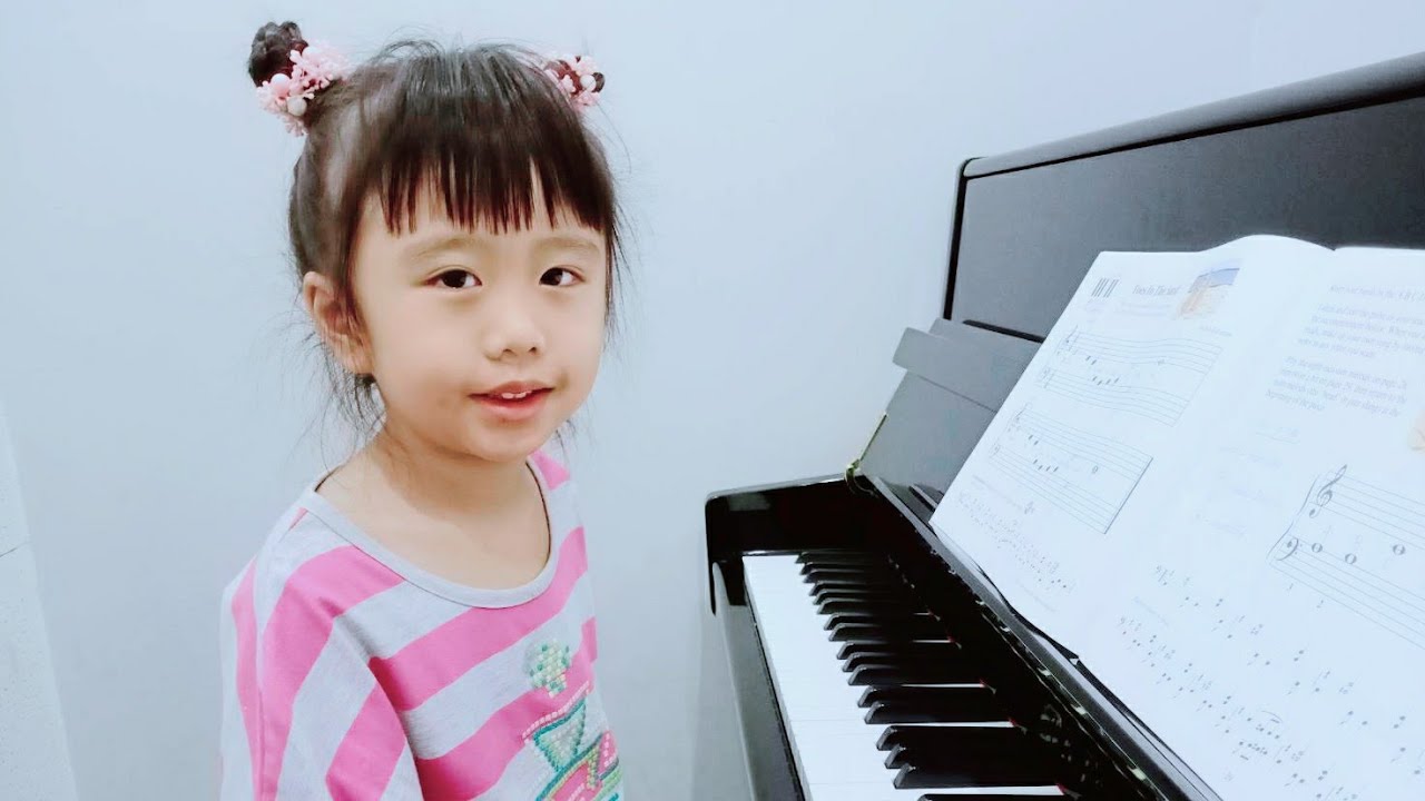 แพท เล่นเพลง Wishful Thinking และเพลง Toes In The Sand กับ backing