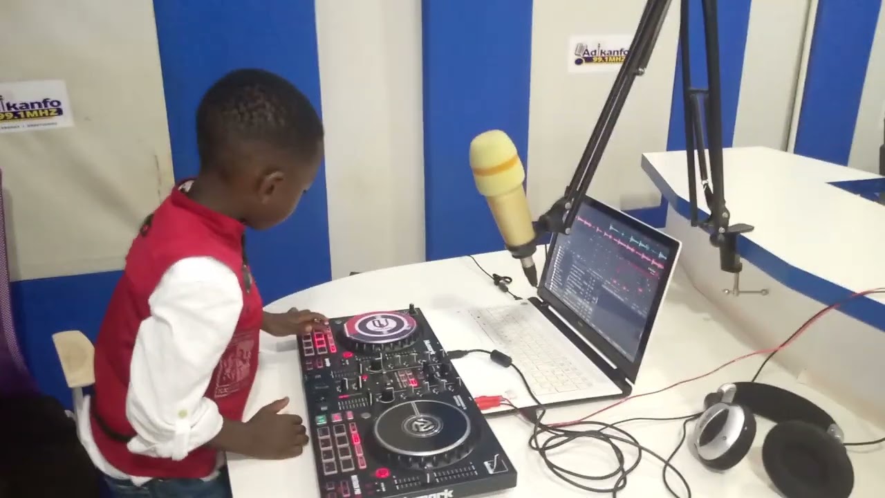 DJ ZERBB MIXES RNB +HIPOP ON Adinkanfo FM