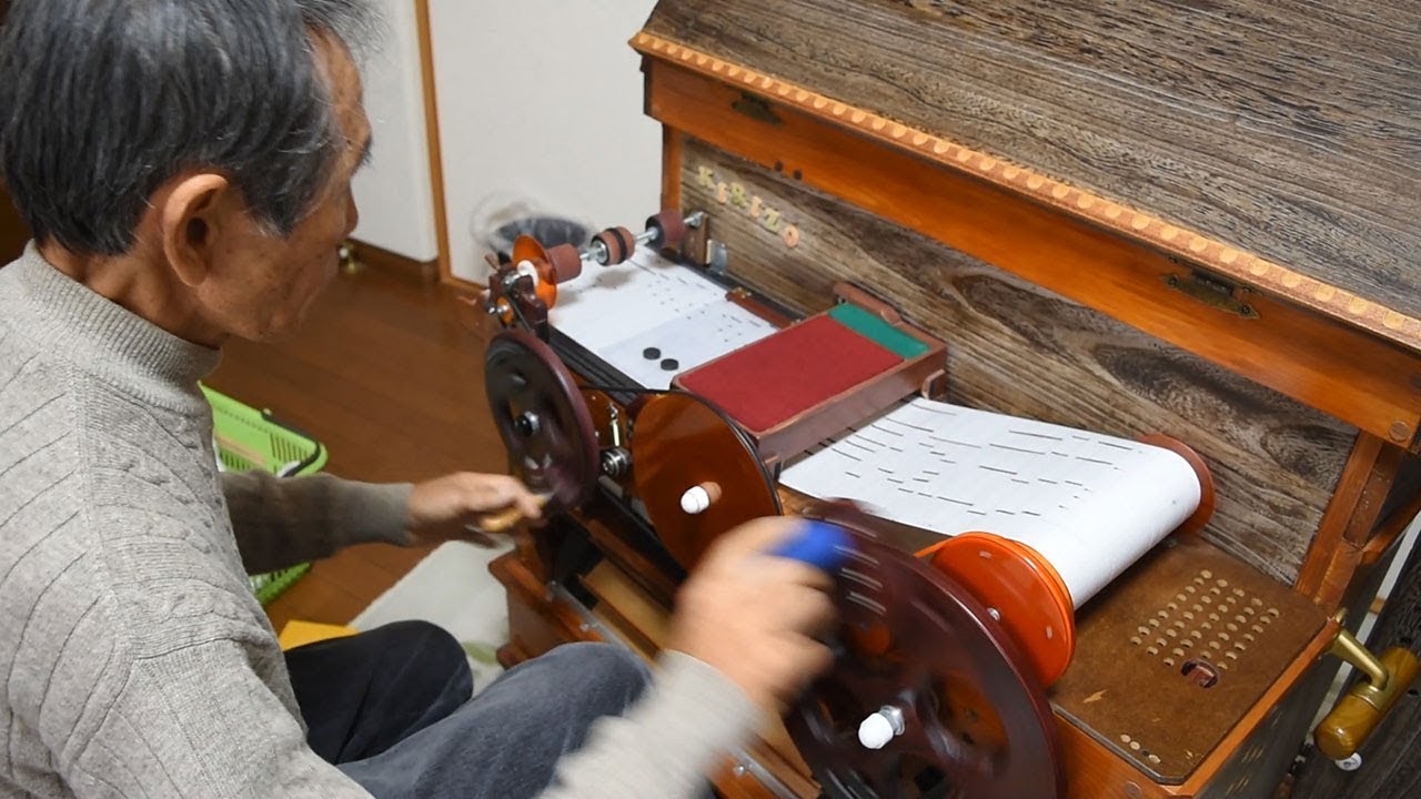 Former car engineer shows off homespun, hand-cranked wooden pipe