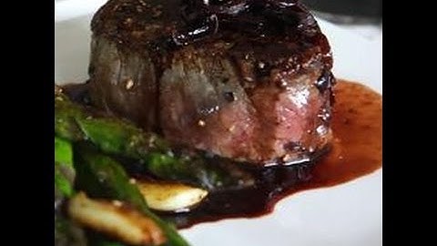 Filet mignon à la sauce au vin rouge et à l'échalote