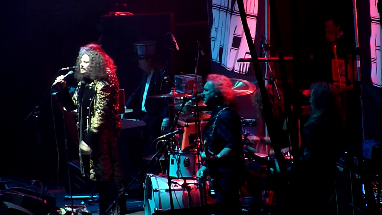 Cats In Space Timebomb Support to Deep Purple auf YouTube ansehen Cats In Space Timebomb Support to Deep Purple auf YouTube ansehen