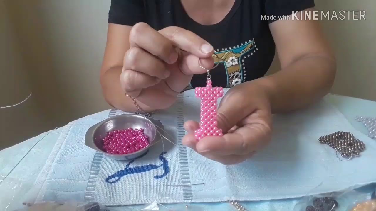 Chaveiro letra i de pérolas