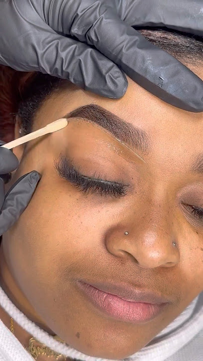 Satisfying Brow Wax😍😍