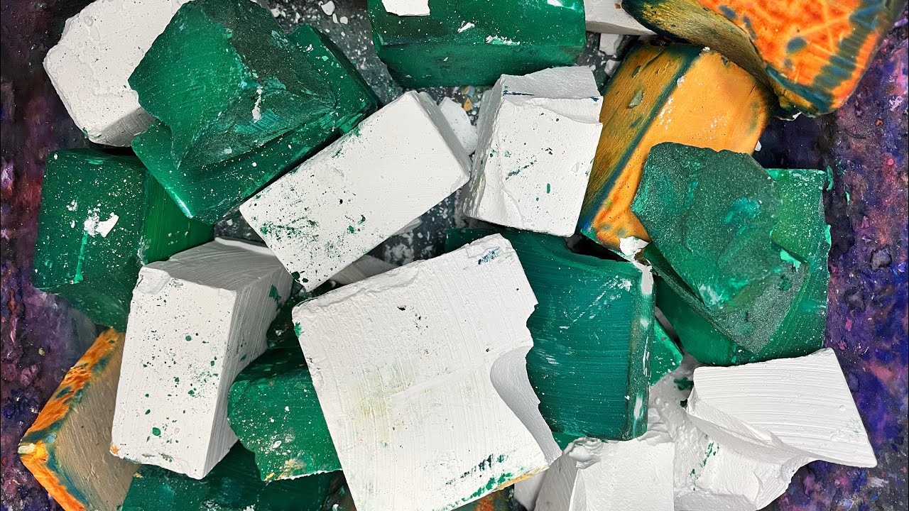 BSN CRUSH - Deep Dyed & Plain Chalk - Oddly Satisfying - Gym Chalk