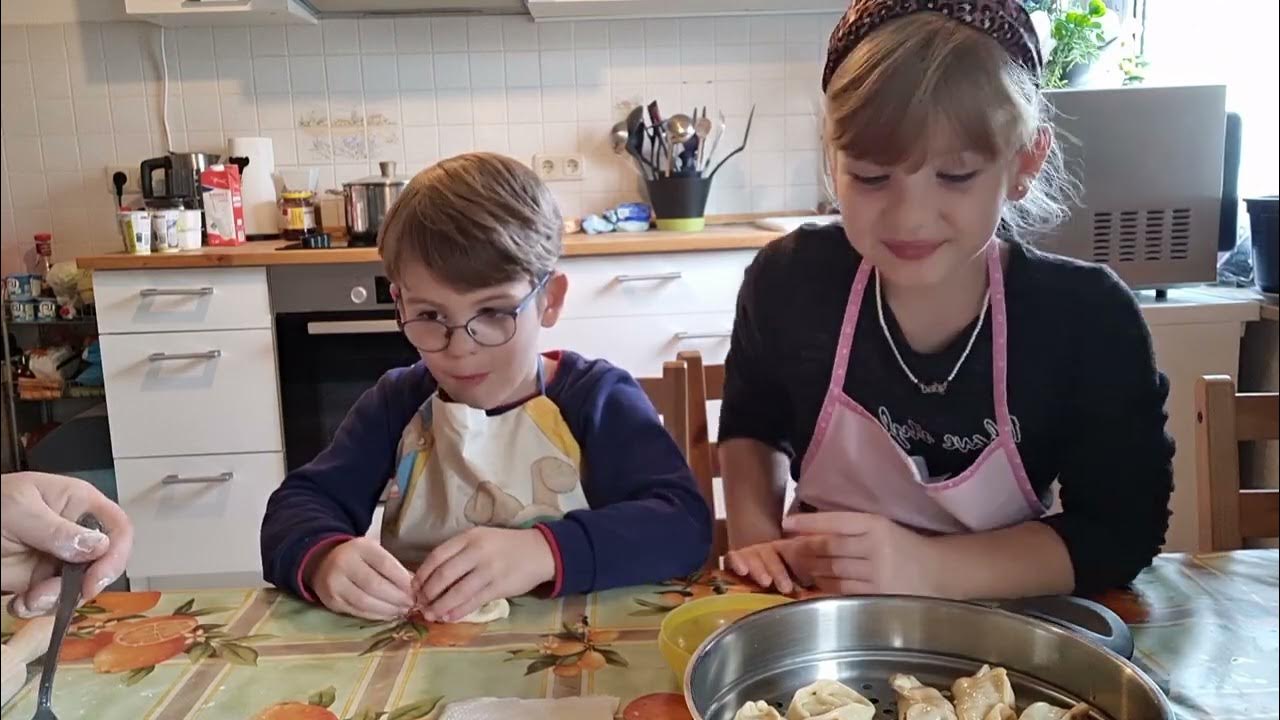 Влог-Болталка/Немного о нас!/ Дети лепят манты/ Будни многодетной семьи ...