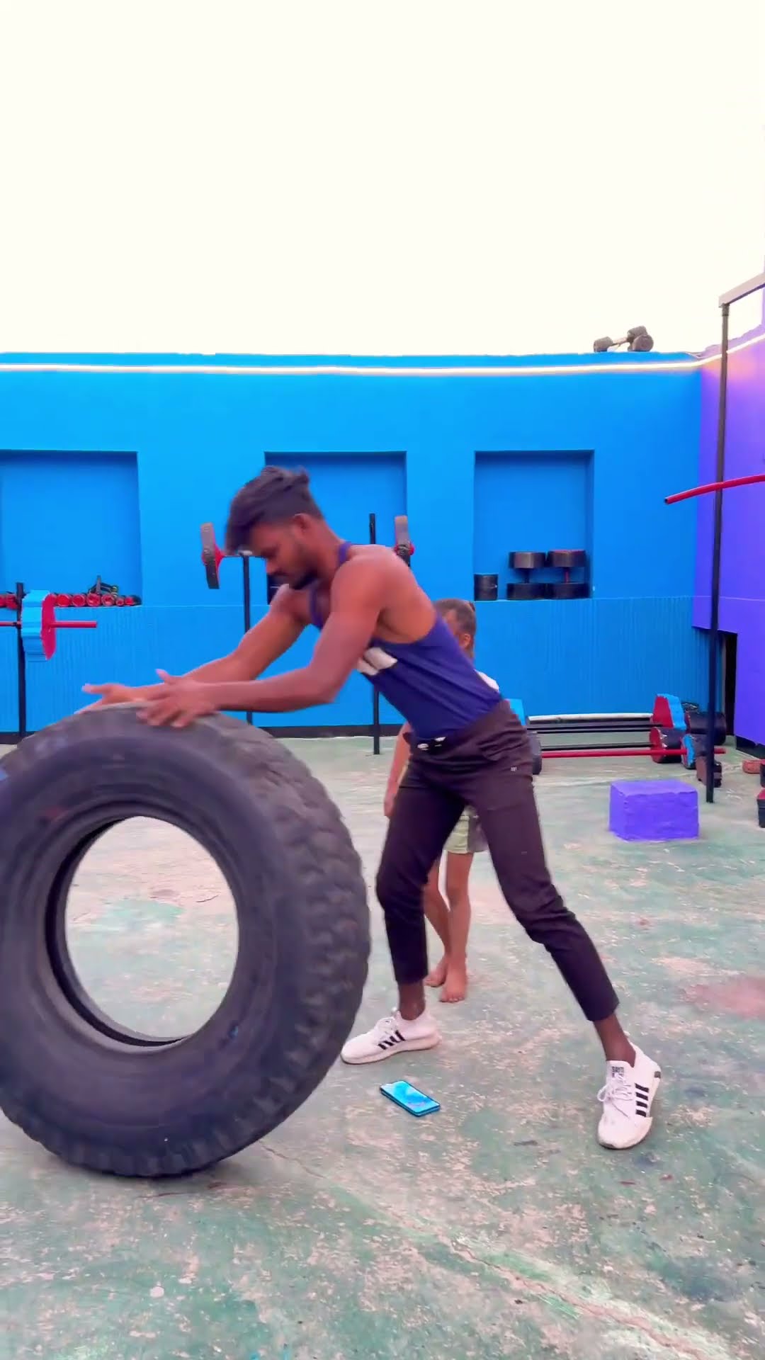 got under the tyre ??? #shortvideo #funnyvideo