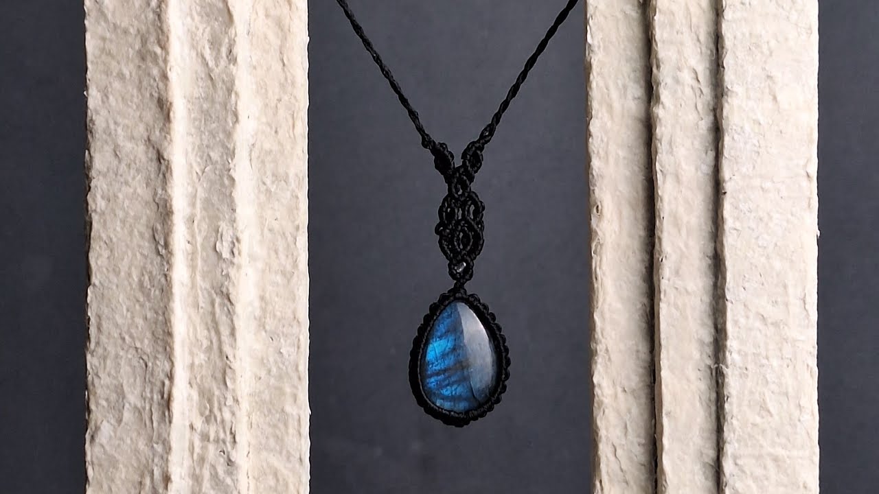 micromacrame necklace with Labradorite stone