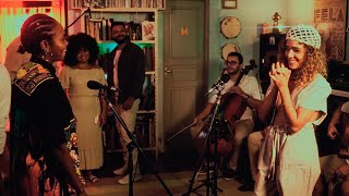 Regiane e Núbia - Cover “Turn your light down low” - Live performance