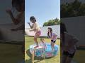 庭に現れた夜の踊り子3姉妹