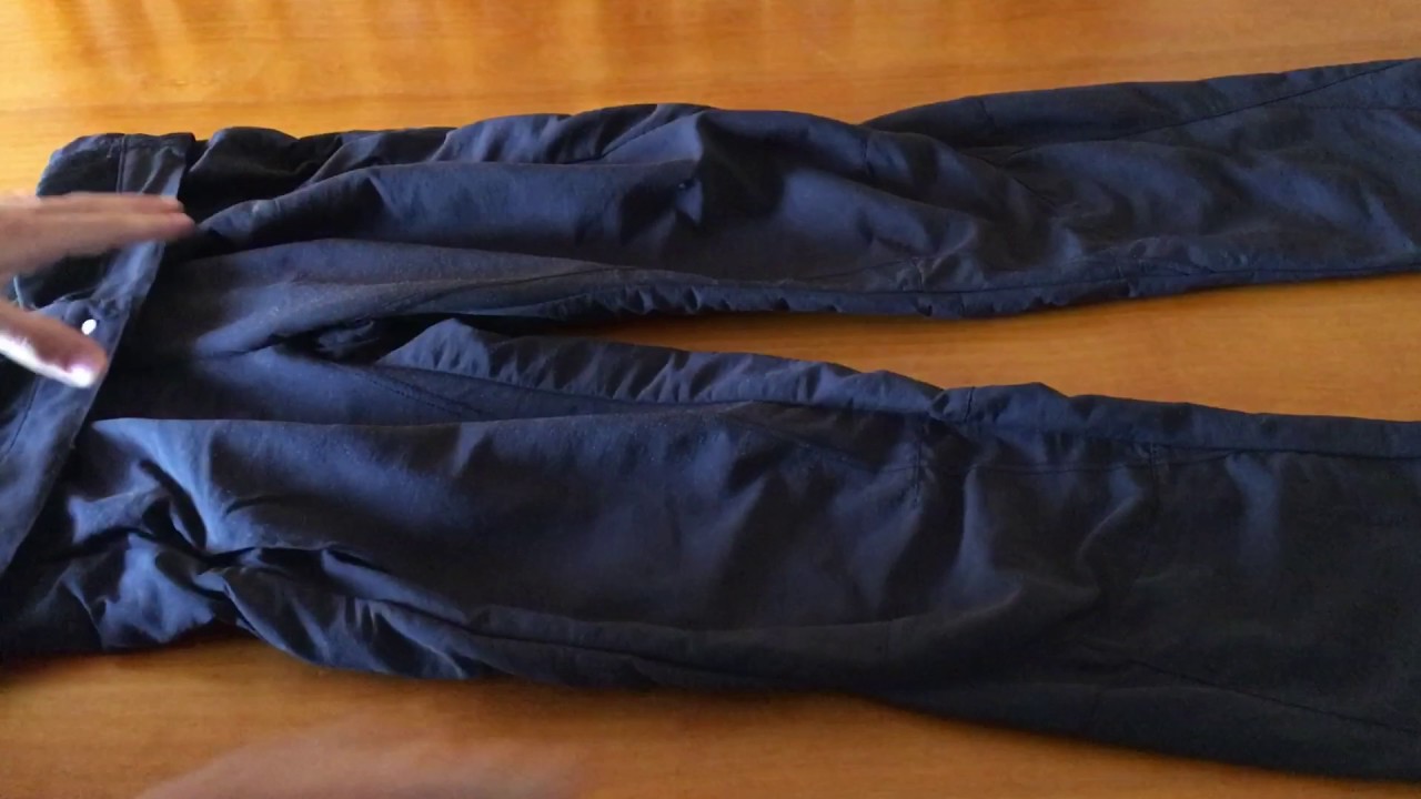 CÓMO COMPRIMIR PANTALONES PARA LA MOCHILA.