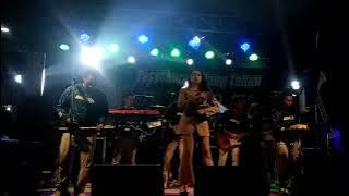 Download lagu new manahadap - almera sabrina - Cinderella live Ngoro Mojokerto