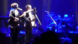 Video voorbeeld van "Leonard Cohen & Webb Sisters - If it Be Your Will, Live in Belgrade 2009"