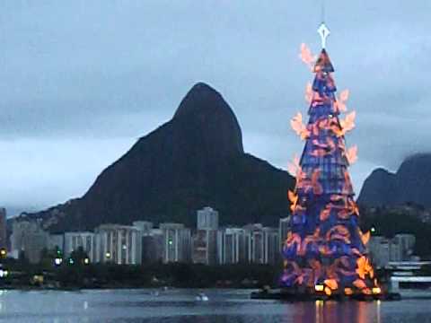 Schwimmender Weihnachtsbaum Schwimmender Weihnachtsbaum