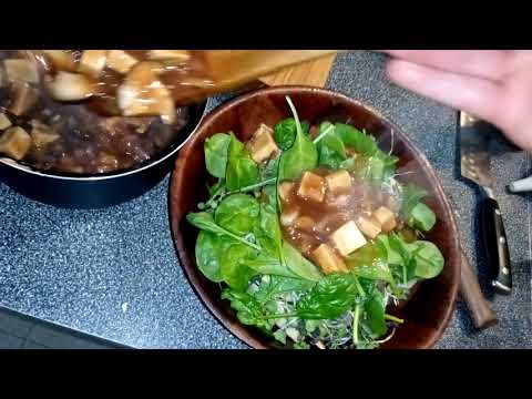 recette-végétalienne---poutine-aux-épinards-et-shitake