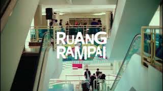 SUARAMPAI | Rrag - Pelikan live at Ruang Rampai on Similar Showcase by Eleventwelfth