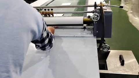 Hot glue gluing machine with conveyor for rigid box production