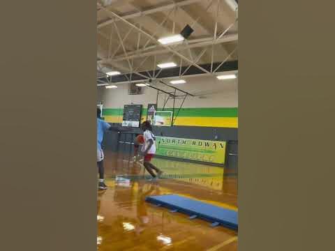 😭😂👎🏾🏀 #reels #subscribe #like #basketball #airball - YouTube