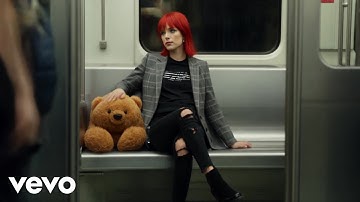 The Songbear - Fashion Gal (Official Music Video)