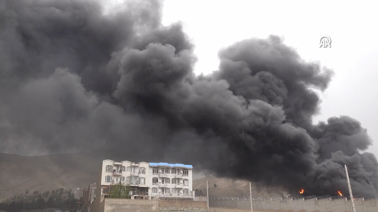 Τέσσερις δεξαμενές πετρελαίου επλήγησαν στην Τεχεράνη και τα περίχωρά της