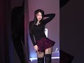 coreana linda bailando en minifalda roja y blusa negra #asiatica #coreana