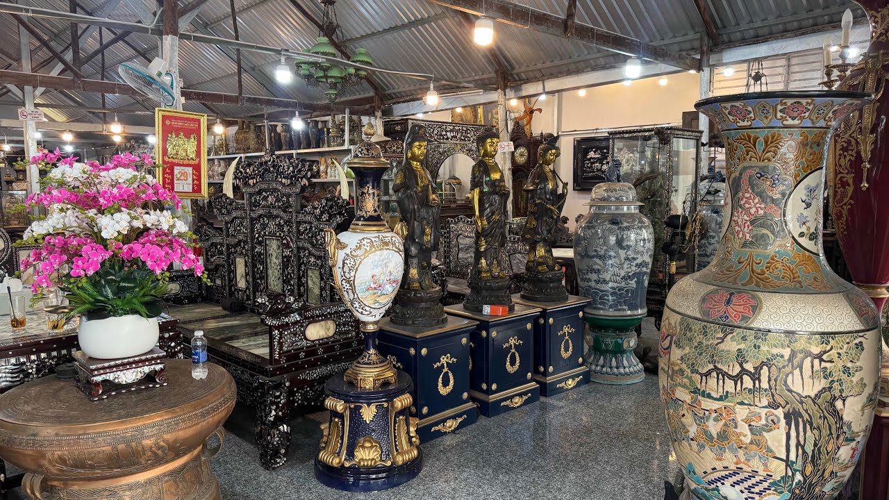 9/2/2026/ Bình đồng, Tủ gỗ trắc cổ, Tranh cẩn ốc #0707074844 