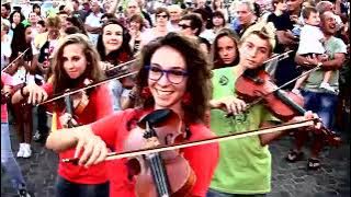 Flash Mob 'Viva la Vida' con Alice Paba , pranks , amazing #flash mob , #pranks , #amazing