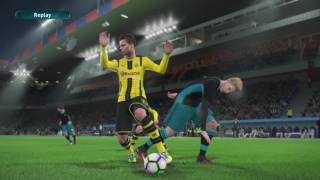 The problem with PES 2017 overpowered defence