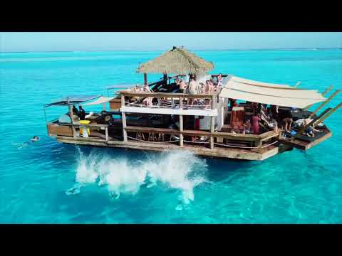 Cloud 9 Fiji by Anais Chaine