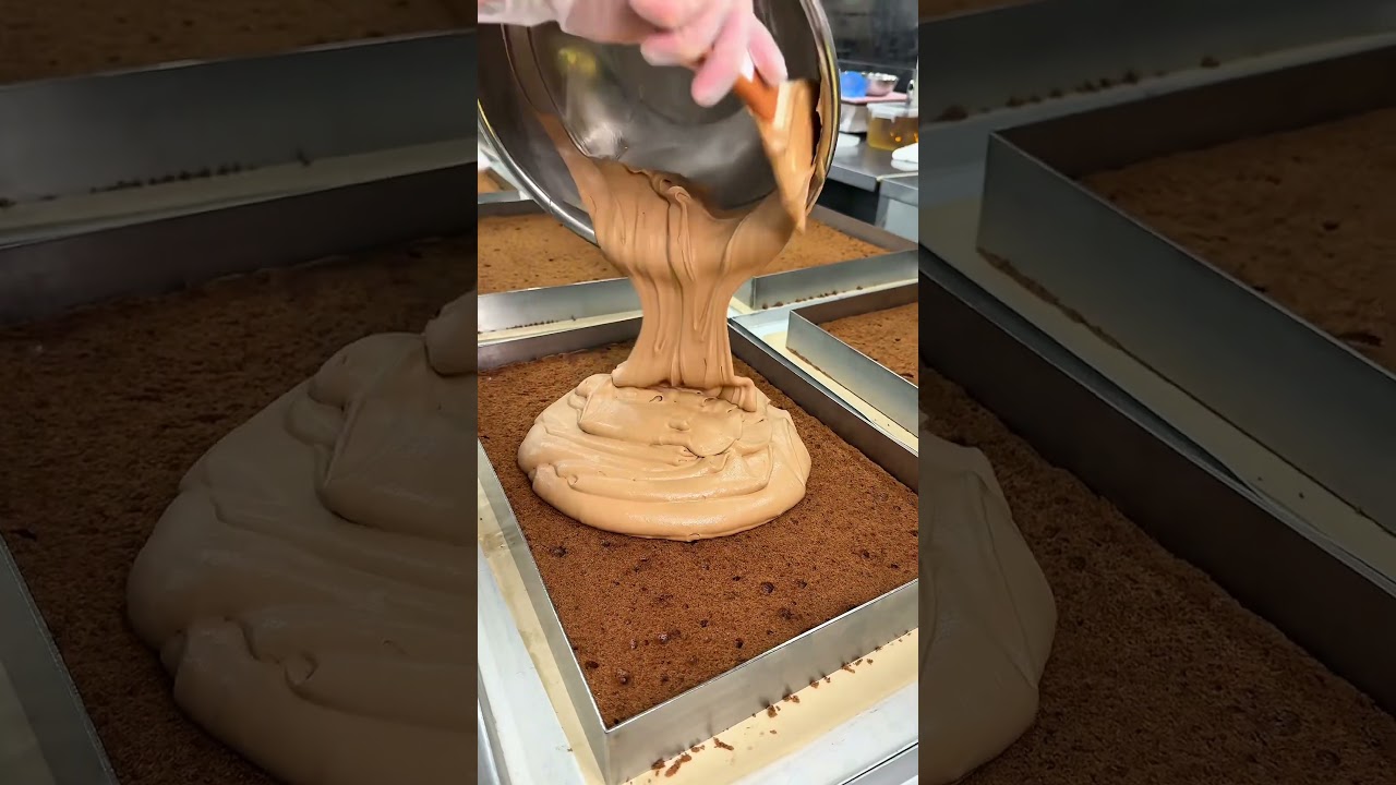 Very delicious rich chocolate cake🍰