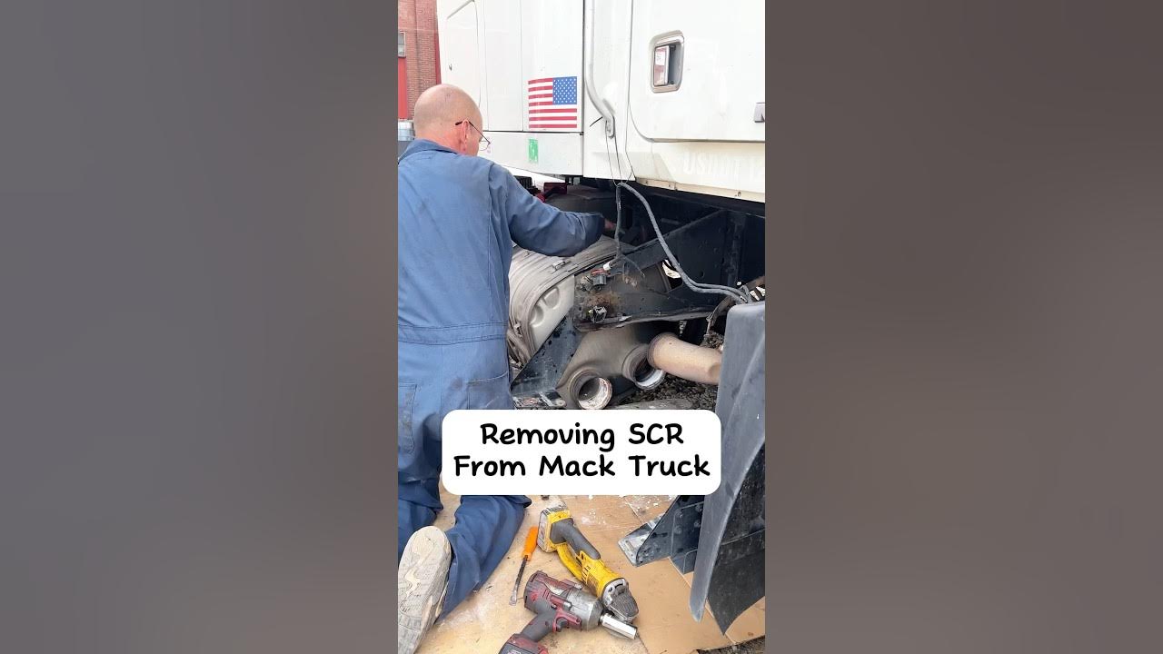 Removing SCR from a Mack Truck mechanic dpf diesel dieseltrucking