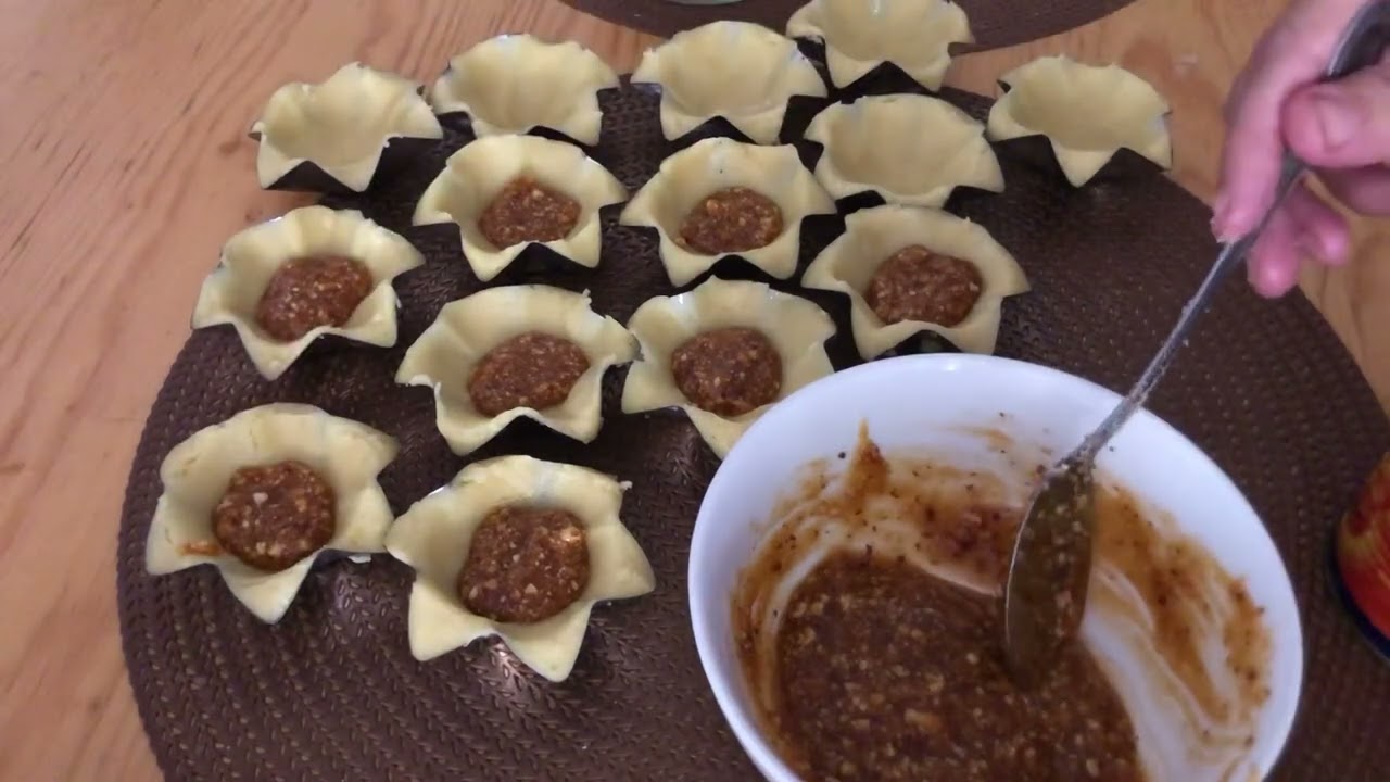 من بنتها صدقوني تولوا مدمنين عليها صابلي المول بحشوا بنين توالم المناسبات