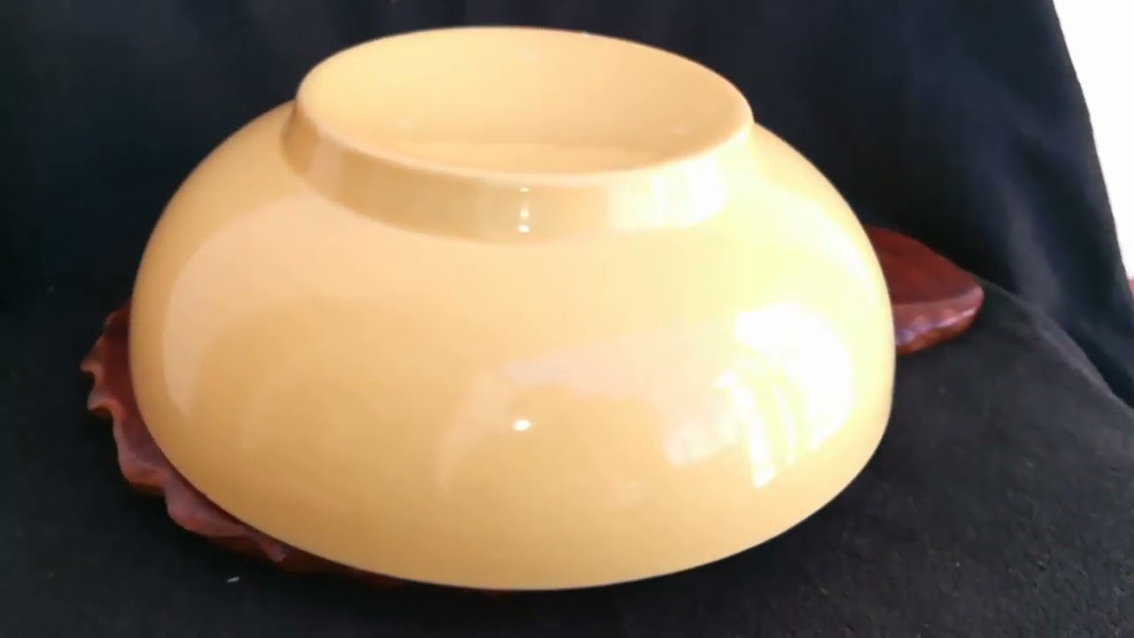 宋代汝窑高温黄釉半高大碗， A extremely rare yellow glazed large Ru 