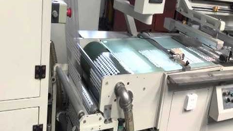 Roll loading material screen printing machine