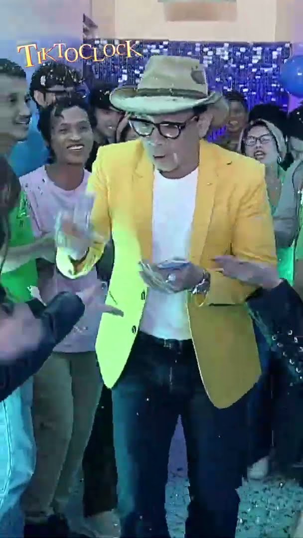 Kuya Kim, may PAKIMKIM sa kaarawan niya! #shorts | TiktoClock