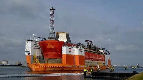 Transport FPSO Armada Intrepid onboard the Dockwis...