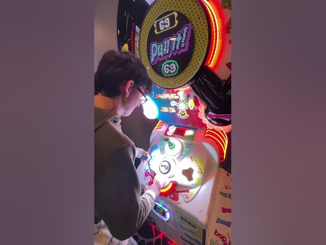 Can I max out the Bop It arcade game machine 😀 #arcade #shorts #clawmachine #claw