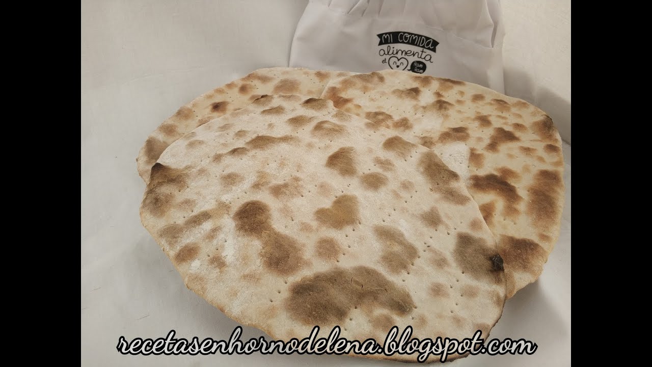 Torta para gazpacho manchego, en horno de leña