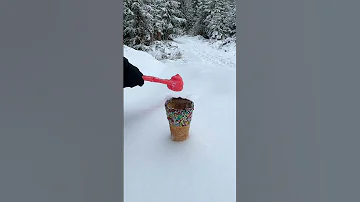 Ice cream in Ohio 🍨 #satisfying #snow #asmr