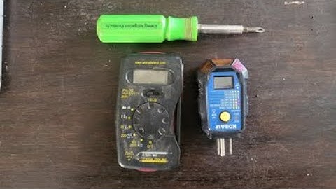 Testing the voltage on an irrigation timer - Training video