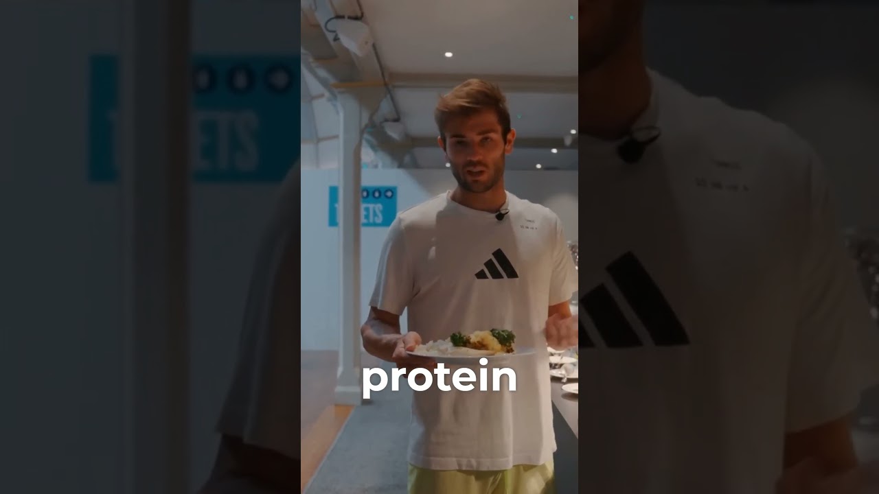 Джейкоб Фернли показывает, что едят профессиональные теннисисты перед матчами