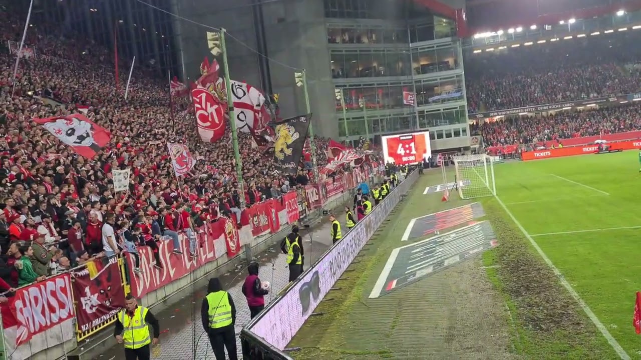 [Fritz Walter - Stadion Kaiserslautern 2005] Sicht aus der obersten Reihe der Westkurve