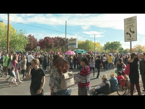 Vidéo: Albuquerque Marigold Parade pour Dia de Los Muertos