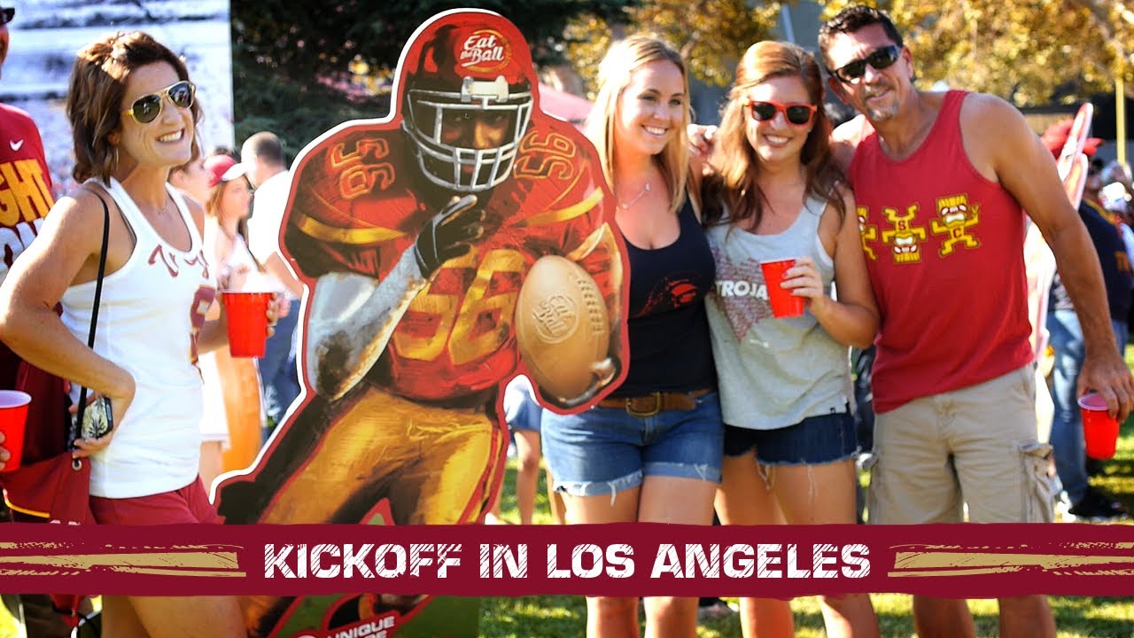 football score Kickoff in Los Angeles
