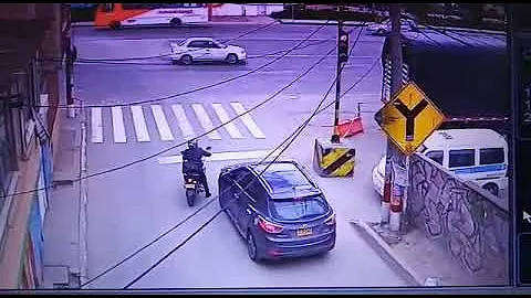 ¿Qué te pasa por saltarte un semáforo en rojo?
