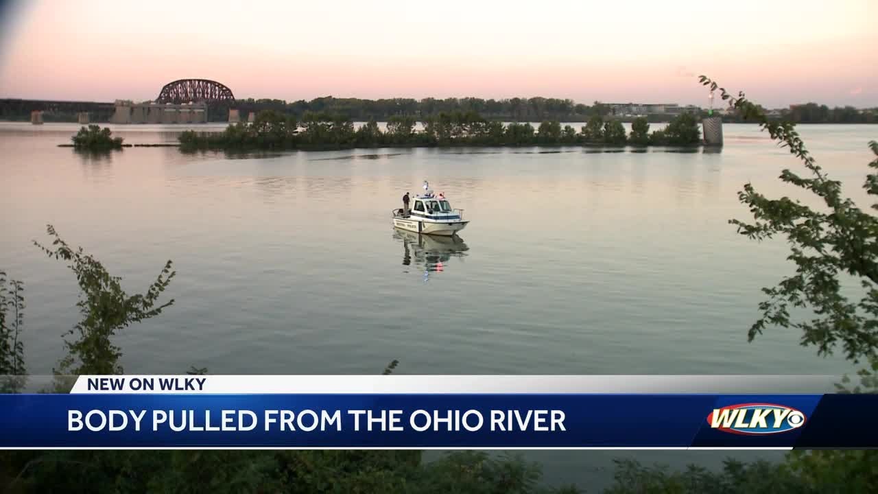 LMPD pulls body from Ohio River near downtown Louisville - YouTube