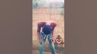 Video lucu & kocak, cukur bulu ketiak sambil ketawa sendiri,