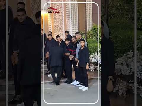 استقبلوه من باب عربيته أحمد آدم يصل عـ ـزاء السيناريست أحمد عبدالله